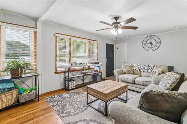7075 Reynolds AVE, Kansas City, KS 66111