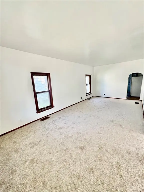 3115 N 10th ST, St Joseph, MO 64505