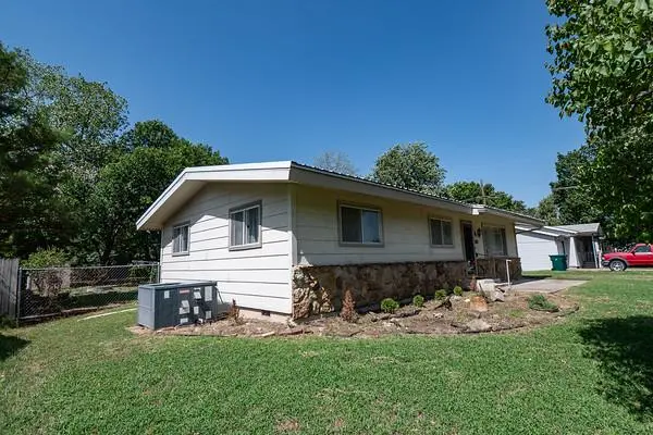 1317 S 14th ST, Parsons, KS 67357