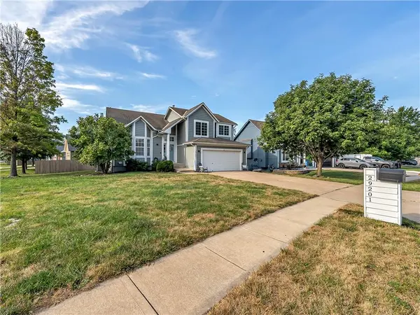 29201 W 183rd TER, Gardner, KS 66030