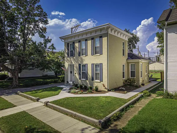 219 E 2Nd ST, Mount Vernon, IN 47620-1949