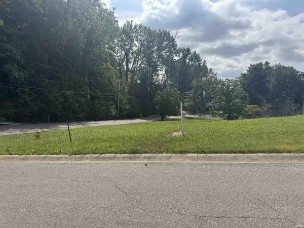 5120 Hidden Lake DR, Evansville, IN 47712