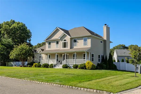 9 Valerie CT, Centereach, NY 11720