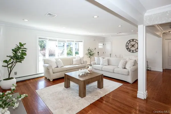 1724 Wantagh AVE, Wantagh, NY 11793