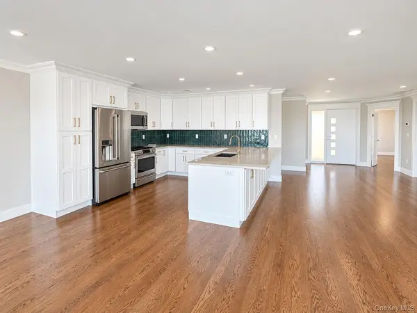 71 E Shore DR, Babylon, NY 11702