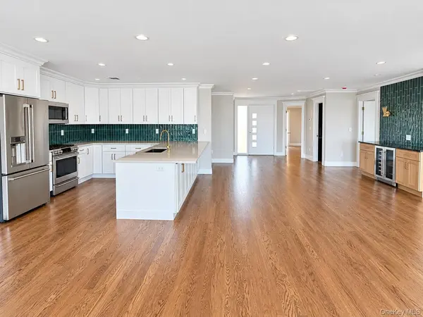 71 E Shore DR, Babylon, NY 11702