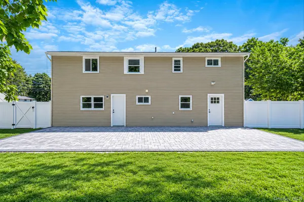 118 Boyle RD, Selden, NY 11784