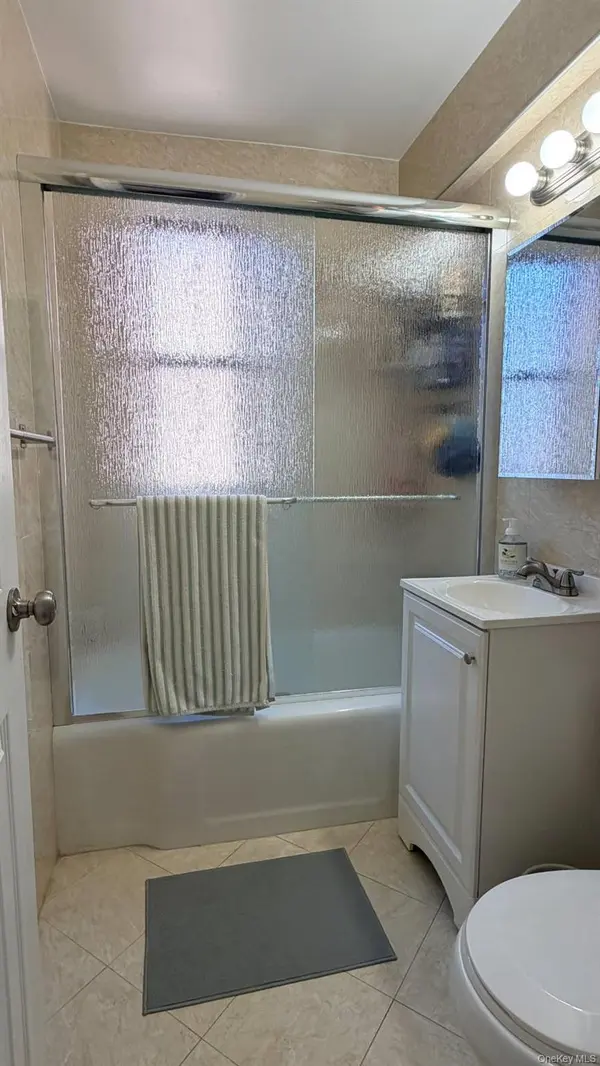 102-36 64 AVE #6D, Forest Hills, NY 11375
