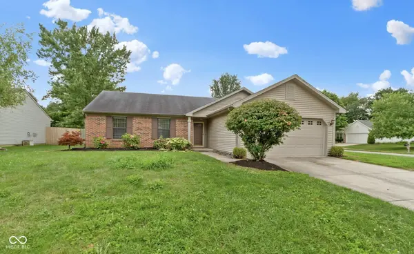 6747 Cherry Laurel LN, Fishers, IN 46038