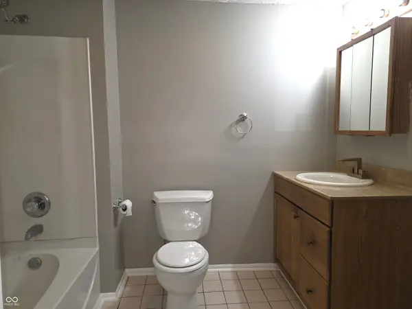 324 W Locust ST, Shelbyville, IN 46176