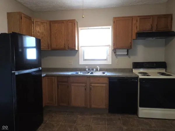 324 W Locust ST, Shelbyville, IN 46176