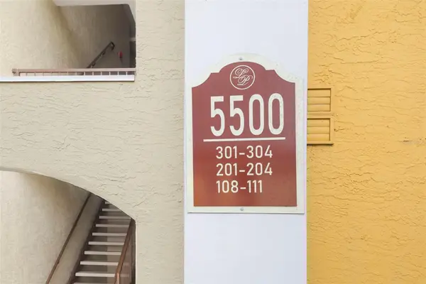 5500 BENTGRASS DR #6-203, Sarasota, FL 34235