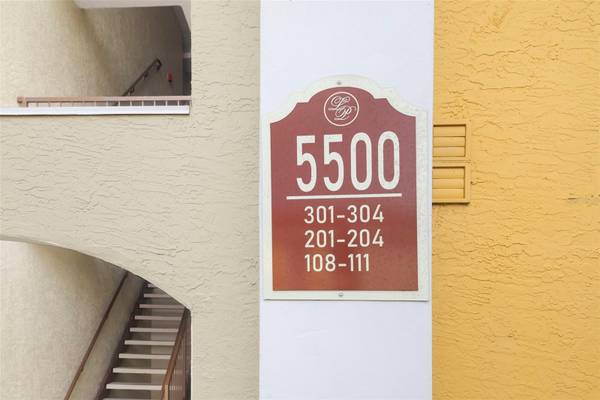 5500 BENTGRASS DR #6-203, Sarasota, FL 34235