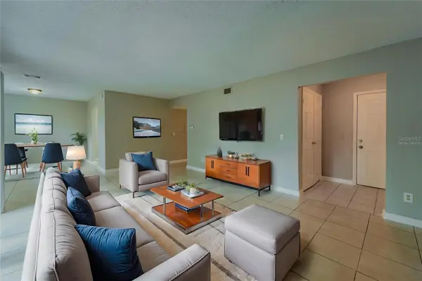 4051 DIJON DR #4051J, Orlando, FL 32808
