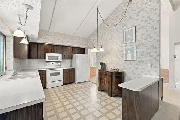2101 SUNSET POINT RD #1502, Clearwater, FL 33765