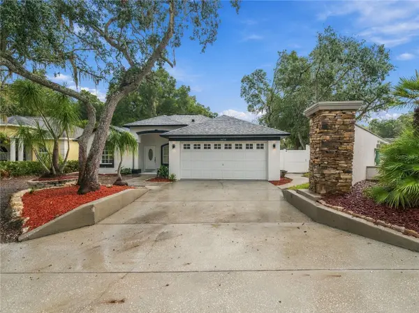 11836 HUNTERS LAKE DR, New Port Richey, FL 34654