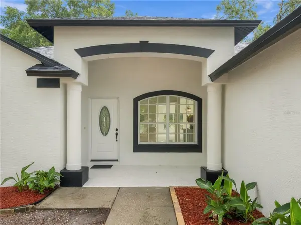 11836 HUNTERS LAKE DR, New Port Richey, FL 34654