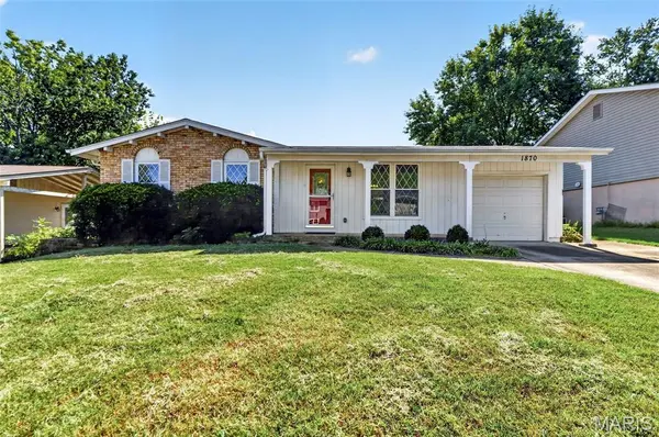 1870 San Luis Rey Pkwy, Fenton, MO 63026