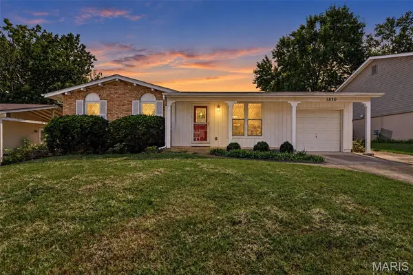 1870 San Luis Rey Pkwy, Fenton, MO 63026