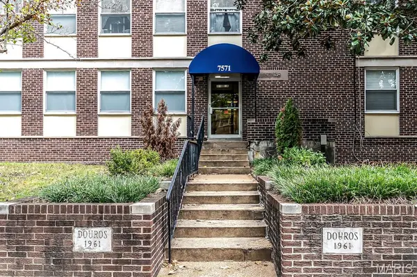 7571 Wellington, Clayton, MO 63105