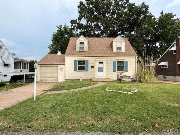 9462 Brenda AVE, Affton, MO 63123