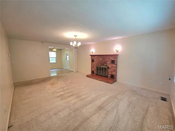 1319 Briarwood DR, Houston, MO 65483