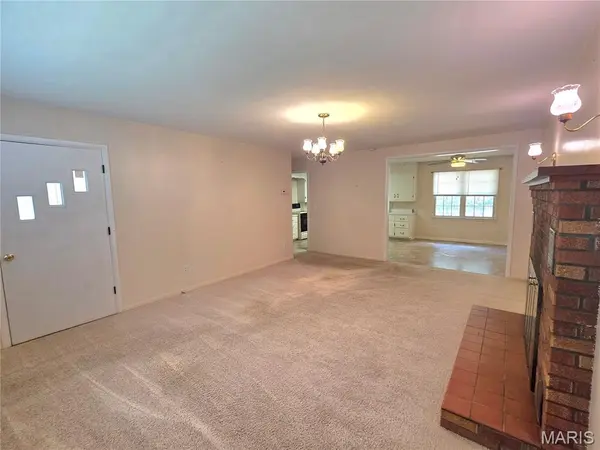 1319 Briarwood DR, Houston, MO 65483