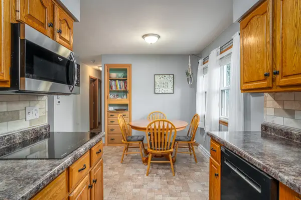 1923 Glenn ST, Bettendorf, IA 52722