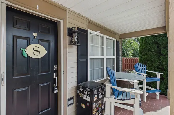 1306 Kathleen CT, Antioch, IL 60002