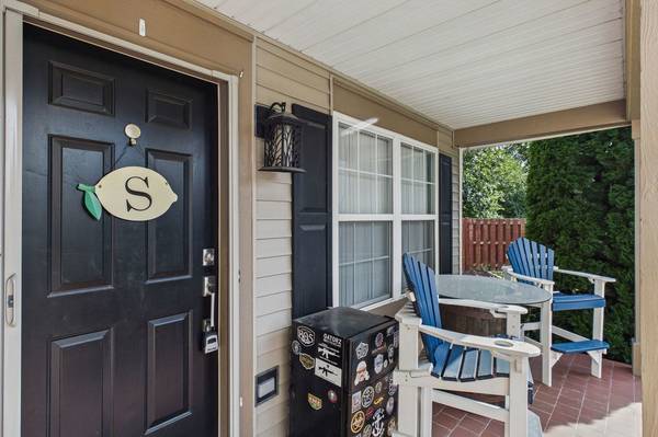 1306 Kathleen CT, Antioch, IL 60002