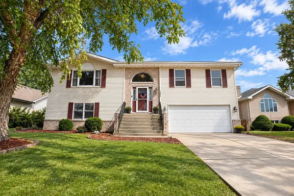 1602 Krame DR, Crown Point, IN 46307
