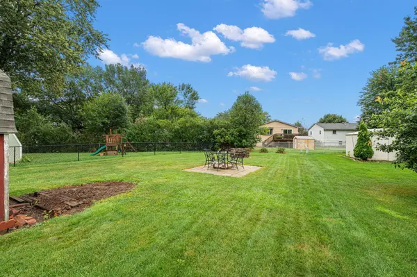 3081 Parkwood PL, Crown Point, IN 46307