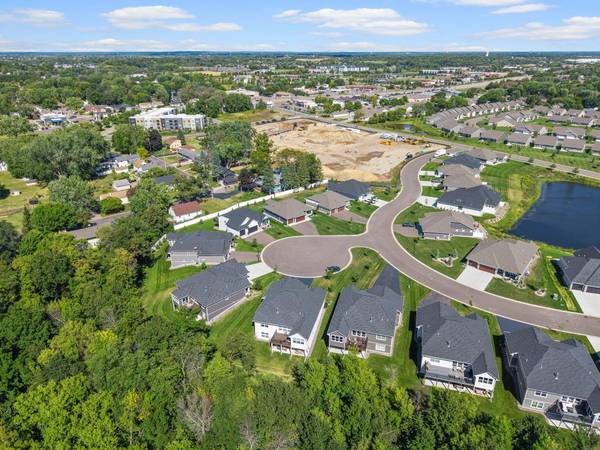 111 Creekside Bay SE, Saint Michael, MN 55376