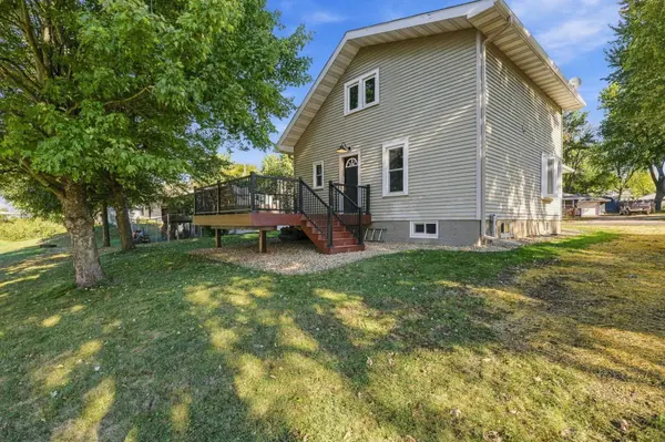 208 W Maple ST, Roberts, WI 54023