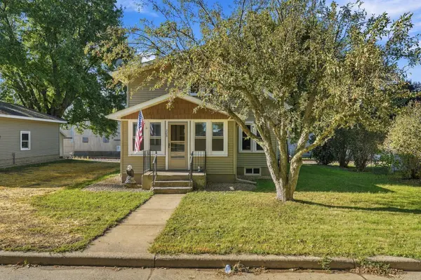 208 W Maple ST, Roberts, WI 54023