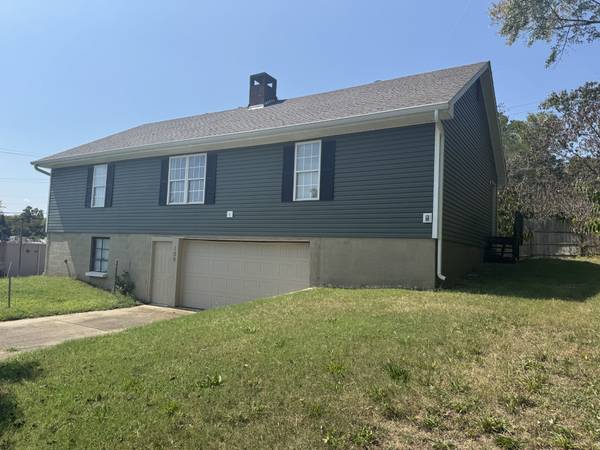 100 Riverview Dr, Clarksville, TN 37040