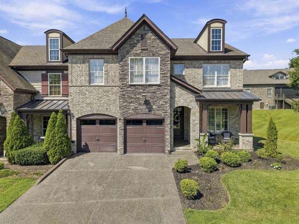 118 Village Cir, Lebanon, TN 37087