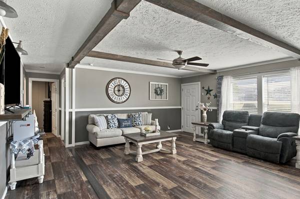 670 Garrett Rd, Quebeck, TN 38579