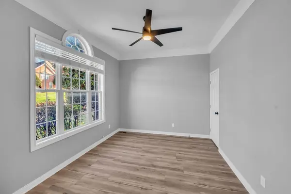 5504 Brookshire Dr, Nashville, TN 37211