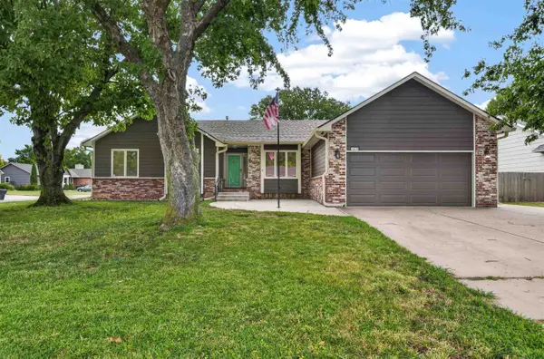 1874 N Woodchuck St, Wichita, KS 67212