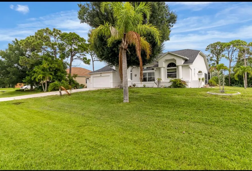 1040 BAY HARBOR DR, Englewood, FL 34224