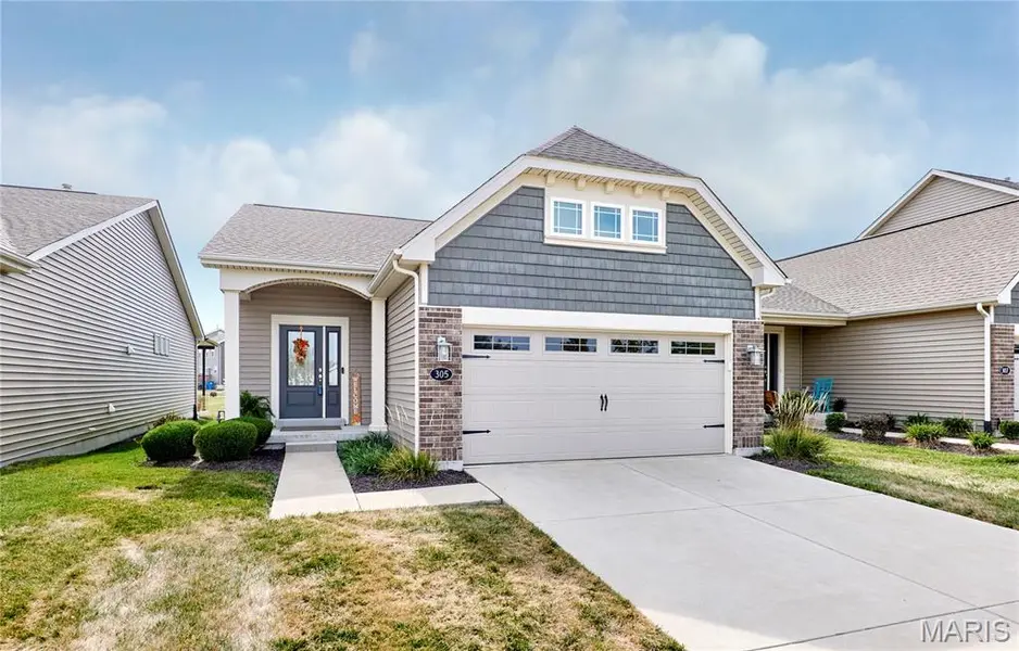 305 Copperfield CT, St Charles, MO 63301