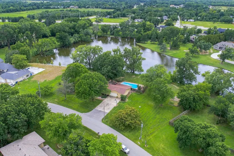 1511 S Phyllis Ln, Andover, KS 67002