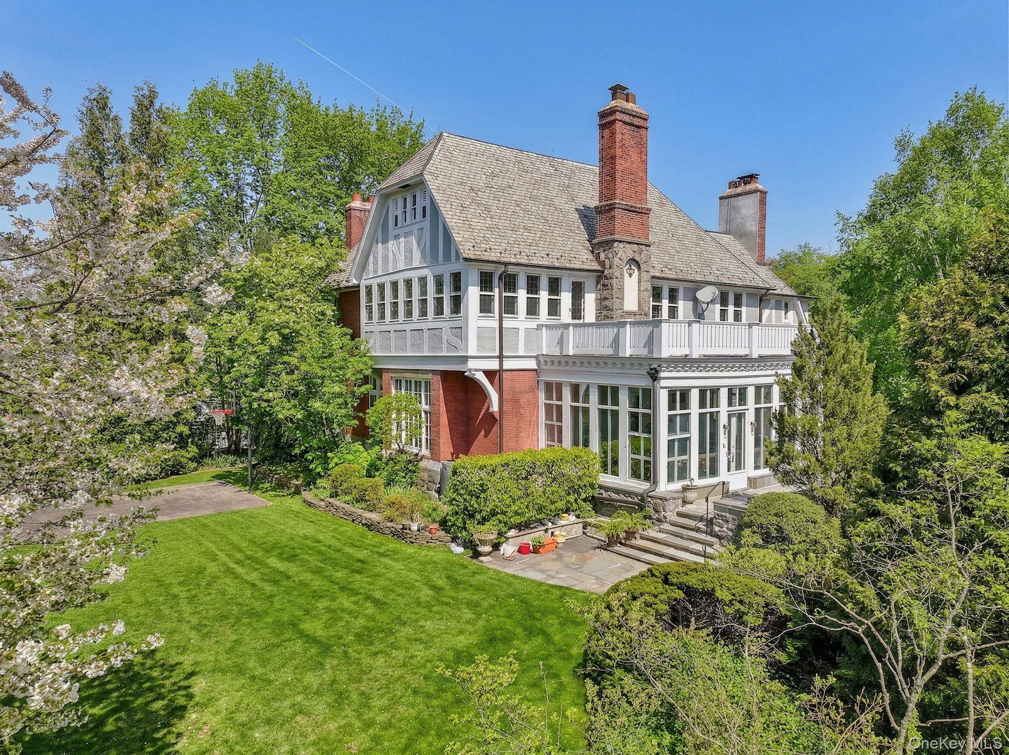 15 Hemlock RD, Bronxville, NY 10708