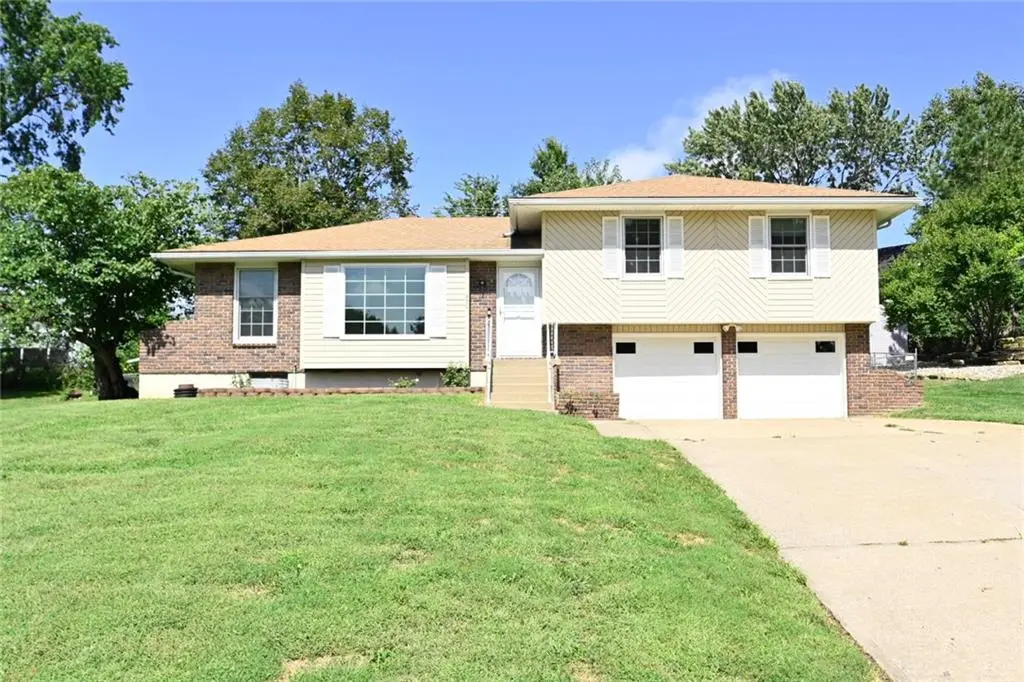 520 Thomas DR, Platte City, MO 64079
