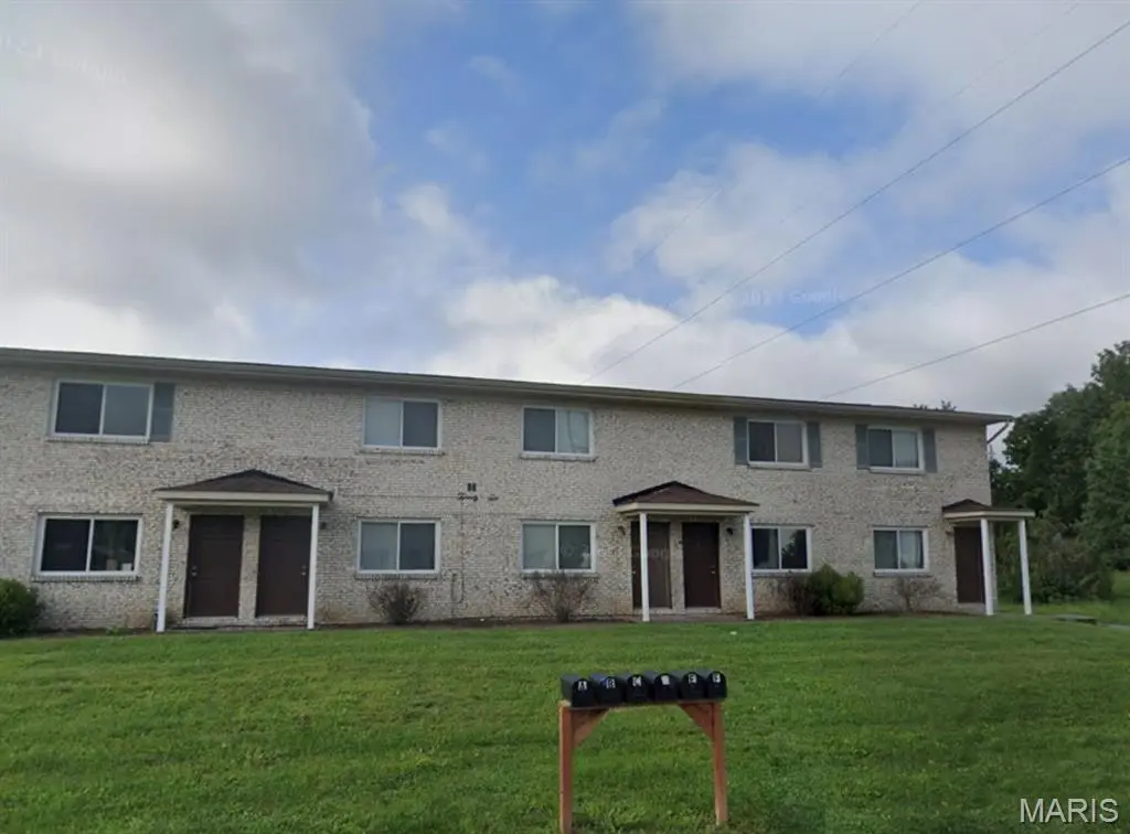 18 SARPY RD #D, Belleville, IL 62221
