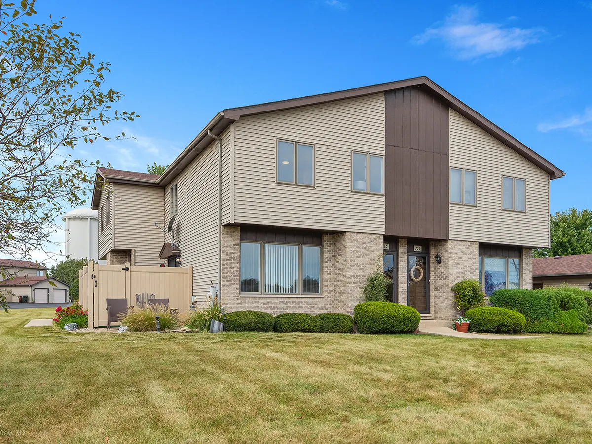 715 Tauber RD #715, New Lenox, IL 60451