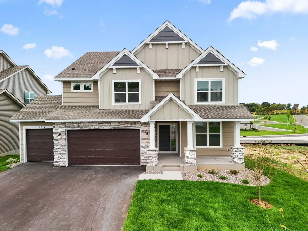 8657 Periwinkle BLVD, Woodbury, MN 55129