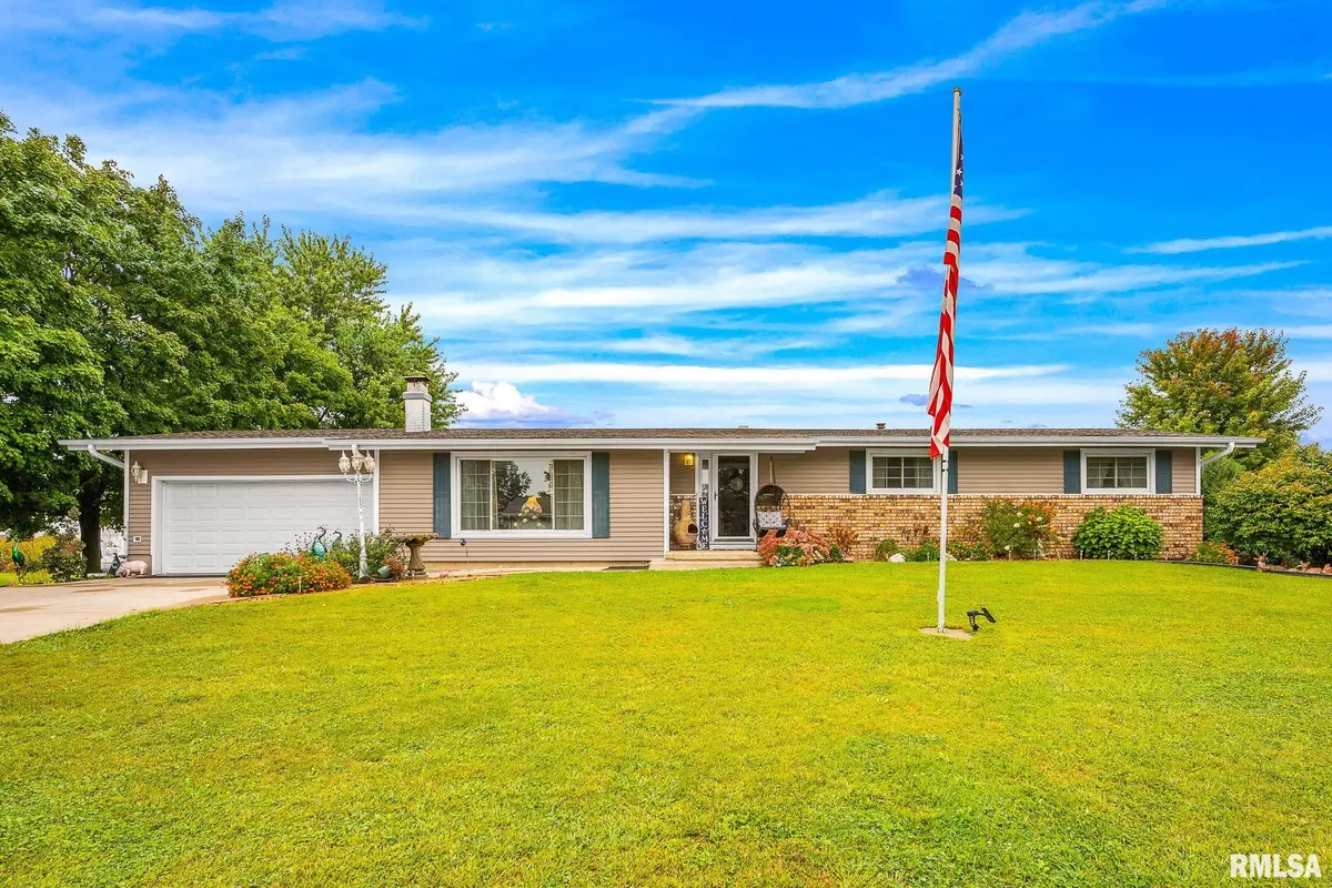 204 W JOSEPH ST, Roanoke, IL 61561