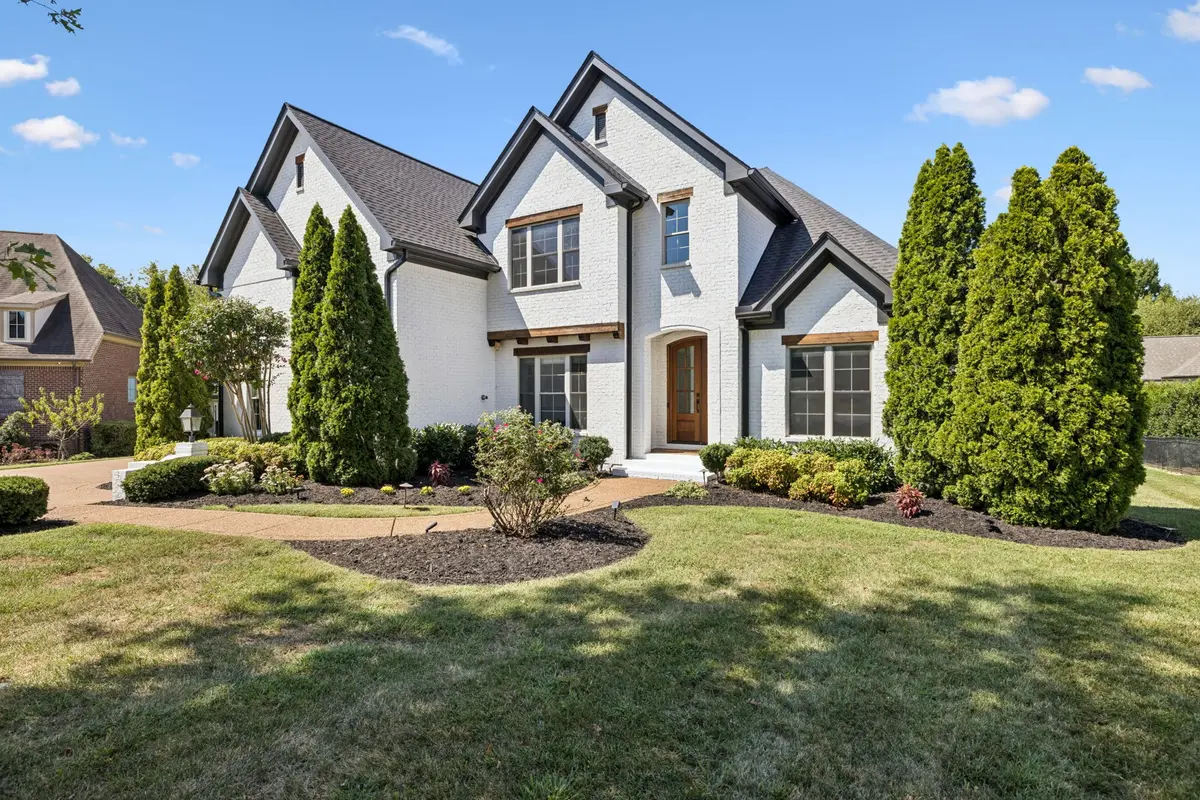 1005 Orchard Hill Ct, Arrington, TN 37014